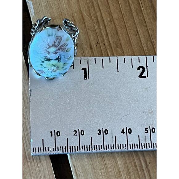 Vintage Women's Oval Floral Flower Ring. Braded Band. hand painted stone?? - Picture 9 of 9